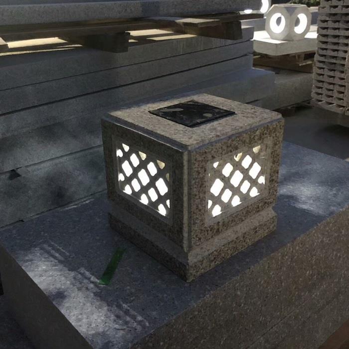 Granitstein Solarlichter (1) Granite Stone Solar Lights (1)