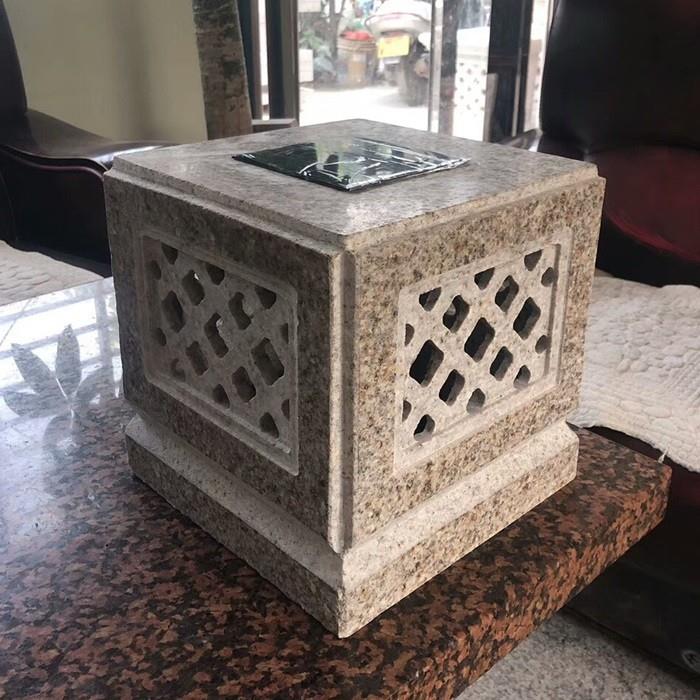 Granite Stone Solar Lights (2) Granite Stone Solar Lights (2)