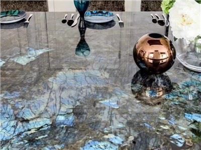 Labradoritblauer Granit